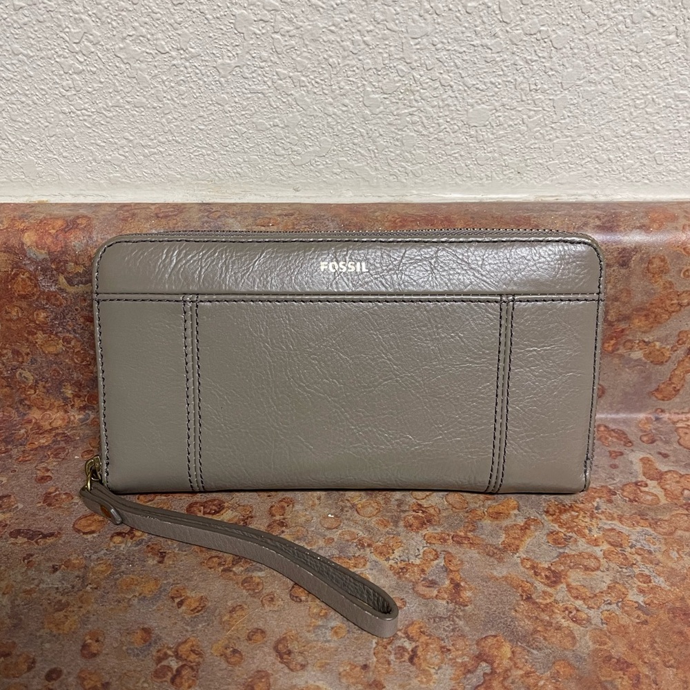 Fossil Leather Wristlet Wallet